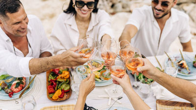 Ani Private Resorts, with locations in Anguilla, the Dominican Republic, Sri Lanka and Thailand, offer kosher dining programs with customized menus.