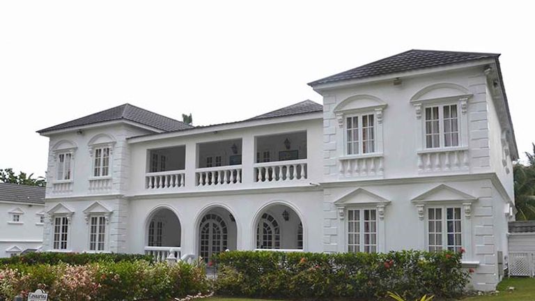 A villa at Half Moon // © 2016 Parm Parmar