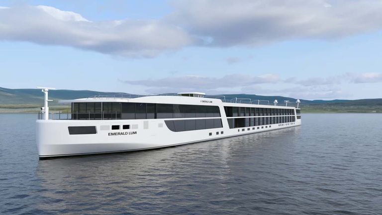 Emerald Lumi will sail the Seine.