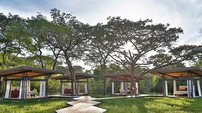 Enjoy a massage at the indoor-outdoor Berth Spa. // © 2016 El Mangroove Hotel