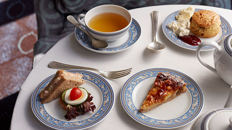 Guests also love Barista’s, for Illy espresso drinks, and afternoon tea, complete with pastries. // © 2017 Oceania Cruises