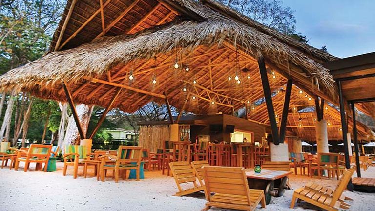 Order tacos and ceviches at the beachy Matiss restaurant. // © 2016 El Mangroove Hotel