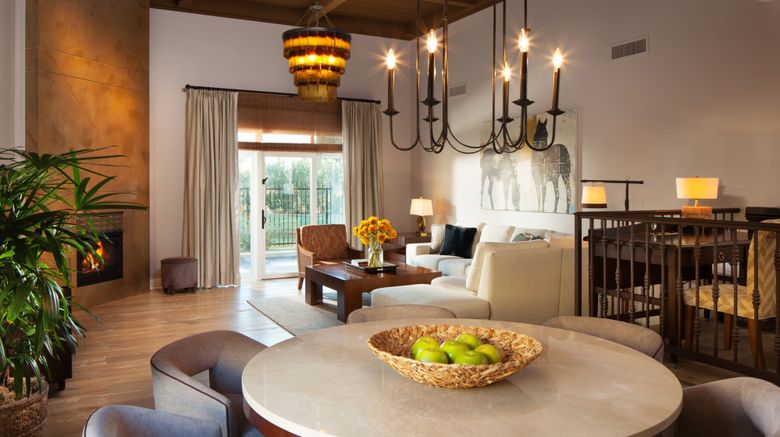 <b>Phoenician Residences Luxury Collection Room</b>. Images powered by <a href=_.html title="Leonardo Worldwide" target="_blank">Leonardo</a>.