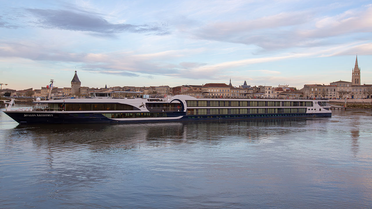 Avalon Artistry II sails France’s Bordeaux region.