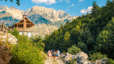 The Top 5 Travel Trends for 2025