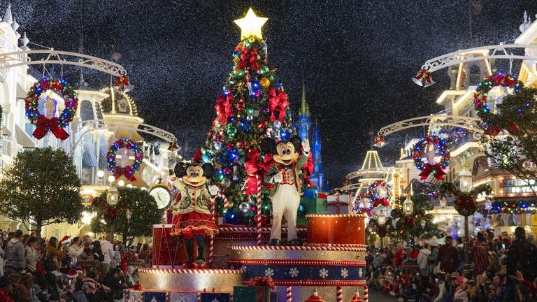 Theme Park Holiday Merry Mickey