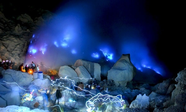 blue fire kawah ijen