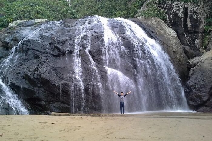 pantai banyu anjlok